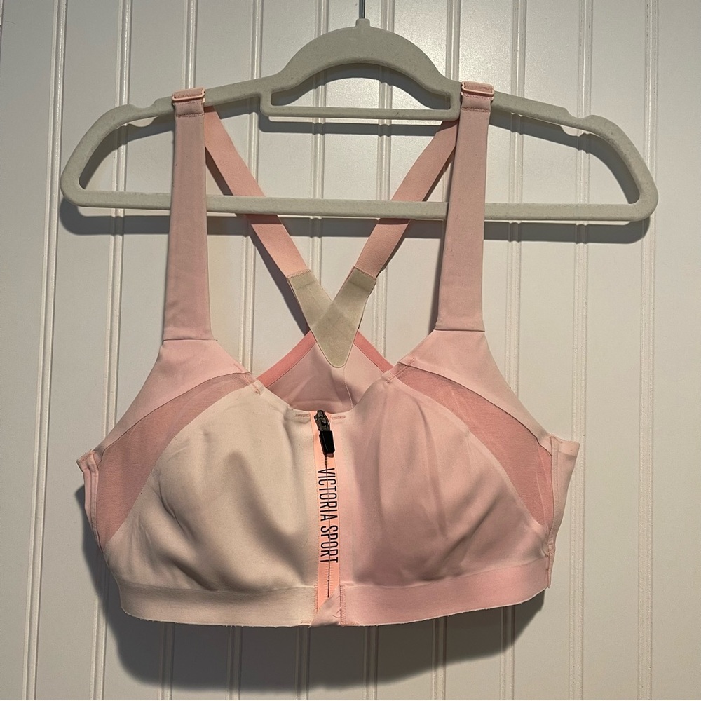 Victoria’s Secret front zip sports bra size 36C